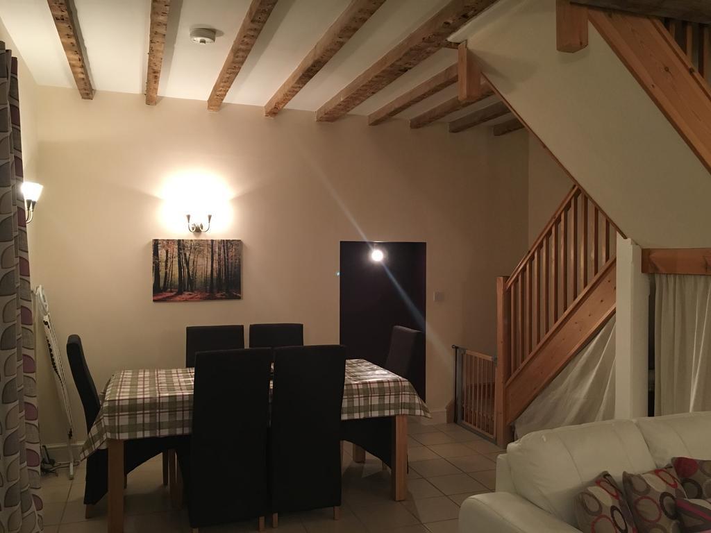 The Stables Villa Hope Bowdler Екстериор снимка